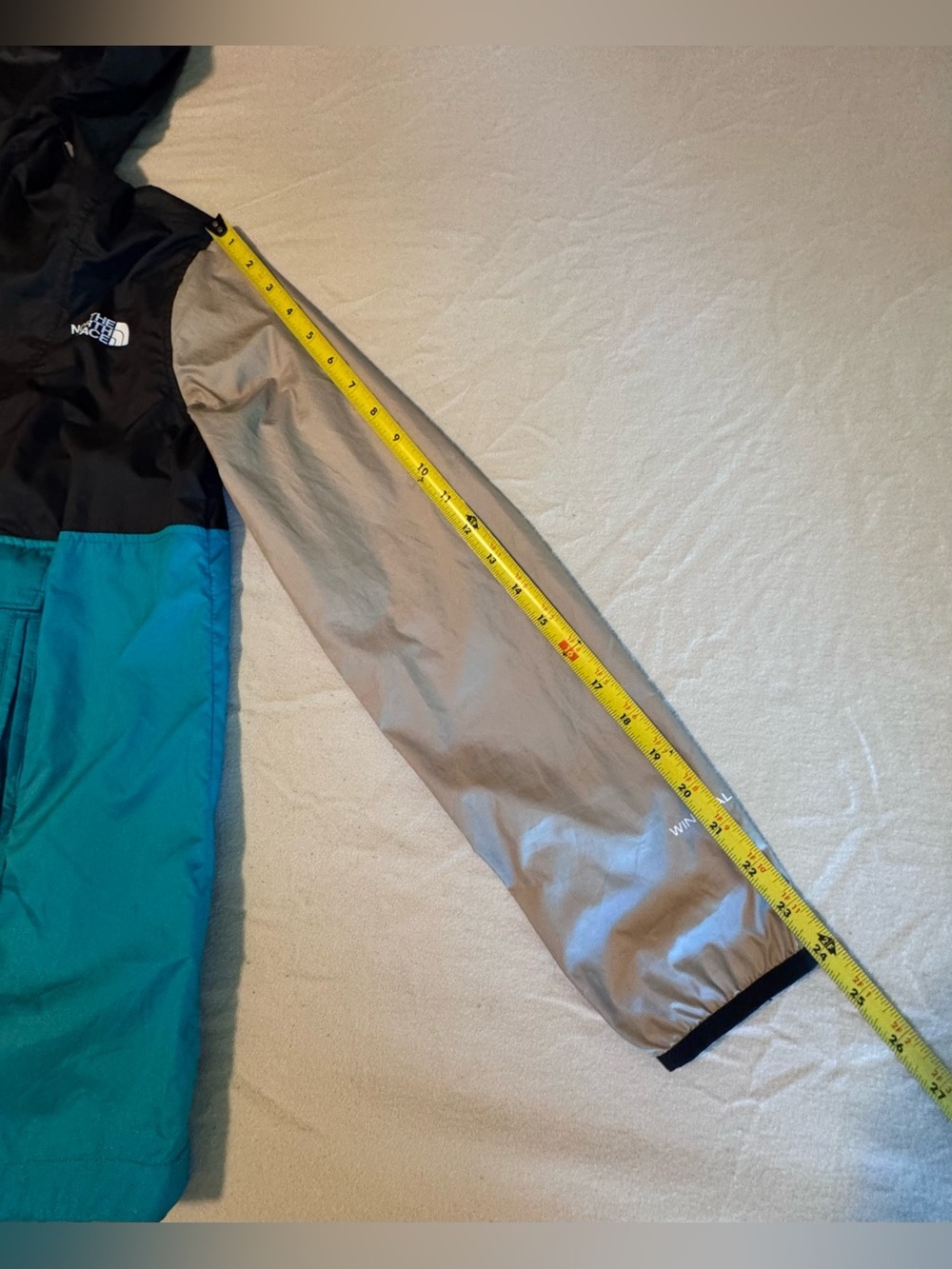 The North Face Women's Black/Teal/Beige Colorblock Anorak - Picture 11 of 14